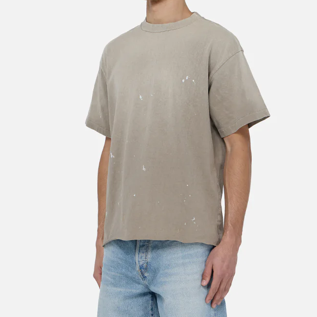 Kurz geschnittenes kastiges Baumwoll‑T‑Shirt mit dezenten Used‑Effekten