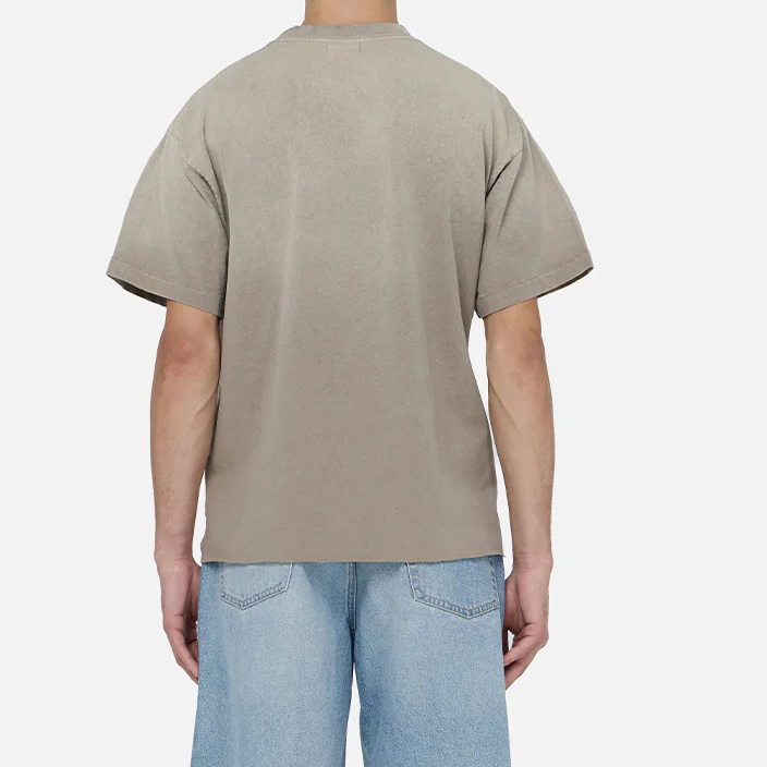 Kurz geschnittenes kastiges Baumwoll‑T‑Shirt mit dezenten Used‑Effekten