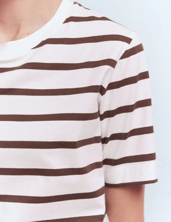 Locker geschnittenes gestreiftes Rundhals‑T‑Shirt aus dehnbarem Baumwollstoff