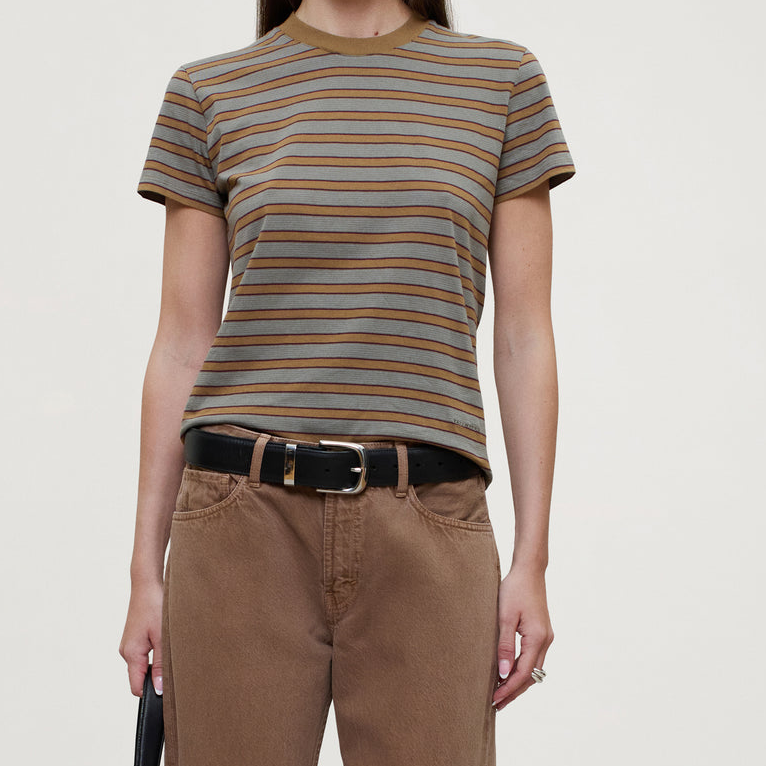 Unisex‑gestreiftes T‑Shirt mit lockerem kastigem Schnitt und fein abgestimmten Nähten