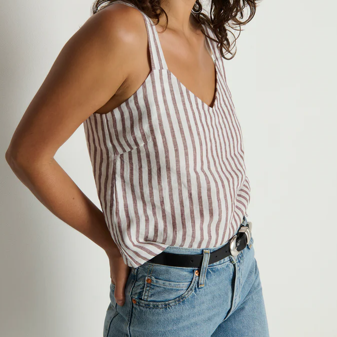 Geradlinig geschnittenes gestreiftes Leinen‑Tanktop mit schmeichelhaftem V‑Ausschnitt