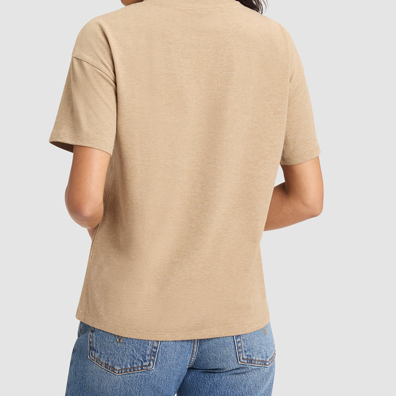 Bequemes Alltag‑Rundhals‑T‑Shirt aus reiner Baumwolle zum Tragen allein oder als Zwischenschicht